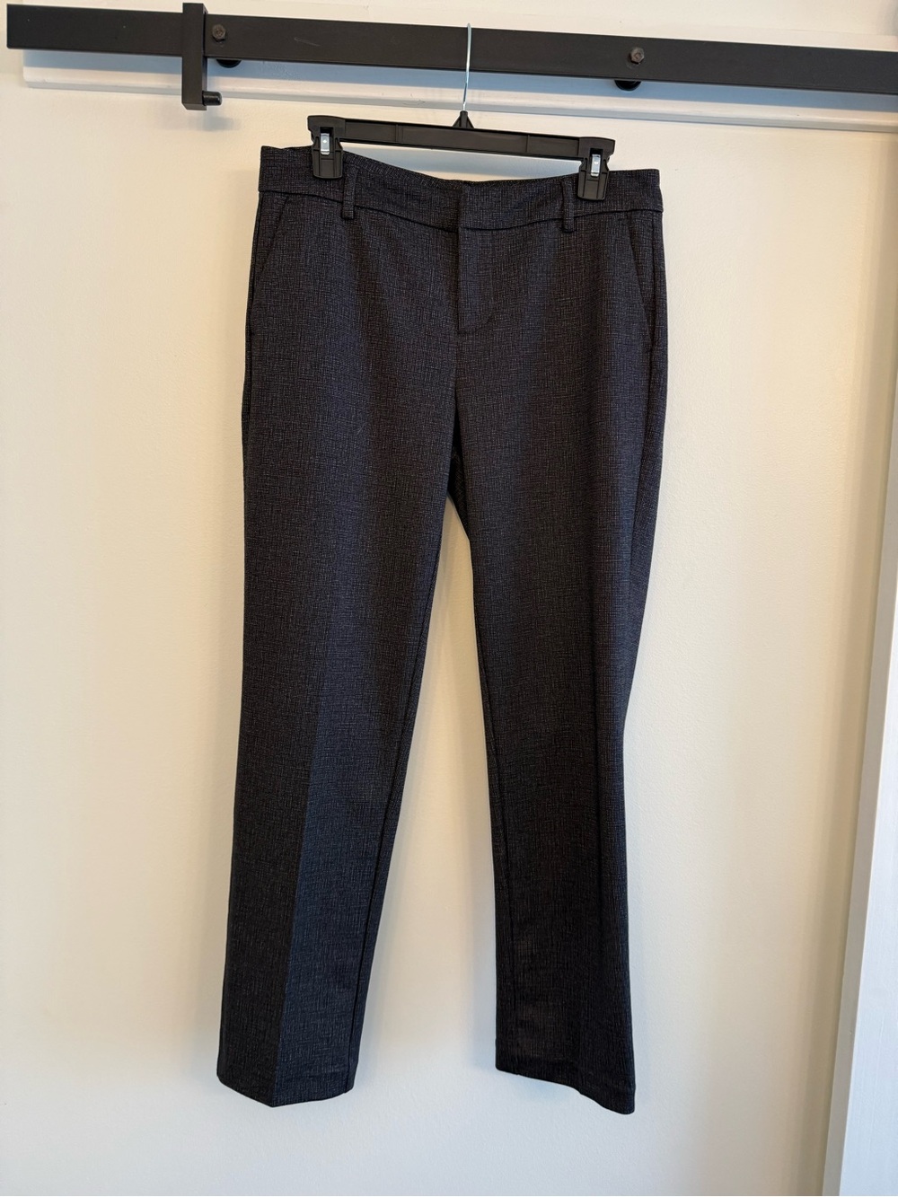 Liverpool Straight Leg Pants in Black